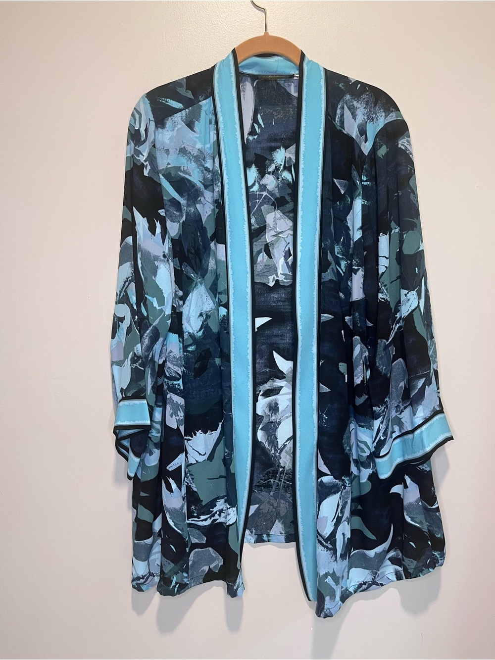 Bob Mackie Black & Light Blue Floral Sheer Abstract Kimono Robe